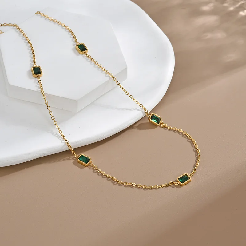 Trendy Square Emerald Zircon Necklace Elegant Charm Necklace Zircon Crystal Gems 18k Gold Plated Necklace Jewelry