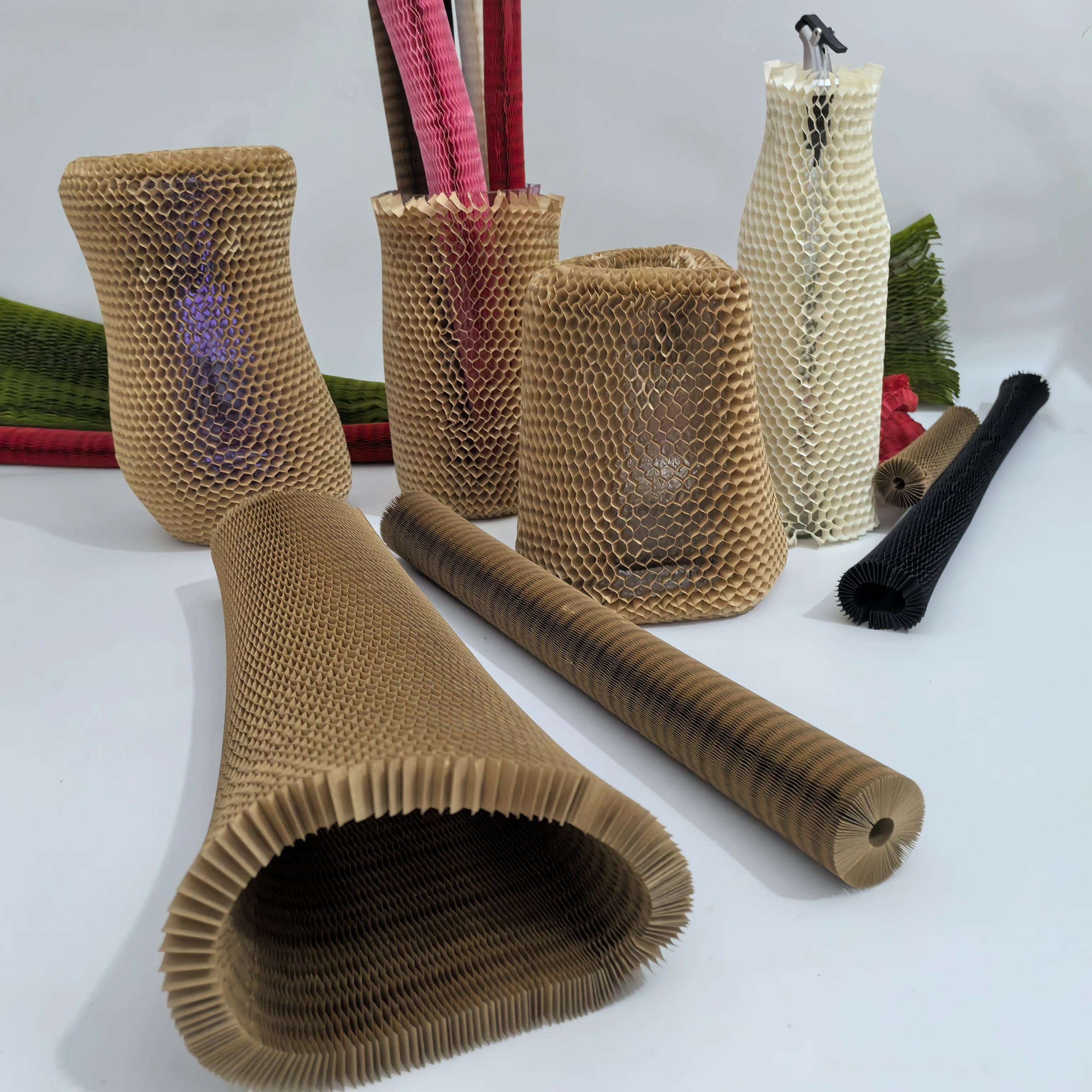 Eco-friendly Biodegradable Recyclable Cylindrical Honeycomb Kraft Wrapping Paper Sleeve For Fragile Goods Wine Bottle