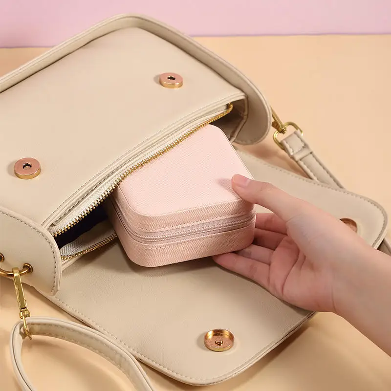 Wholesale Custom Logo Joyeros Pu Leather Portable Small Jewelry Case Travel Jewellery Boxes For Jewelry Ring Necklace Organizer