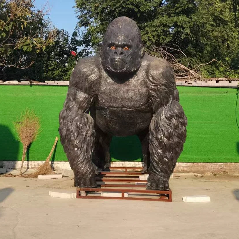 Factory Custom Made Handmade Carved Life Size Resin Animal Statue of Gorilla Statue