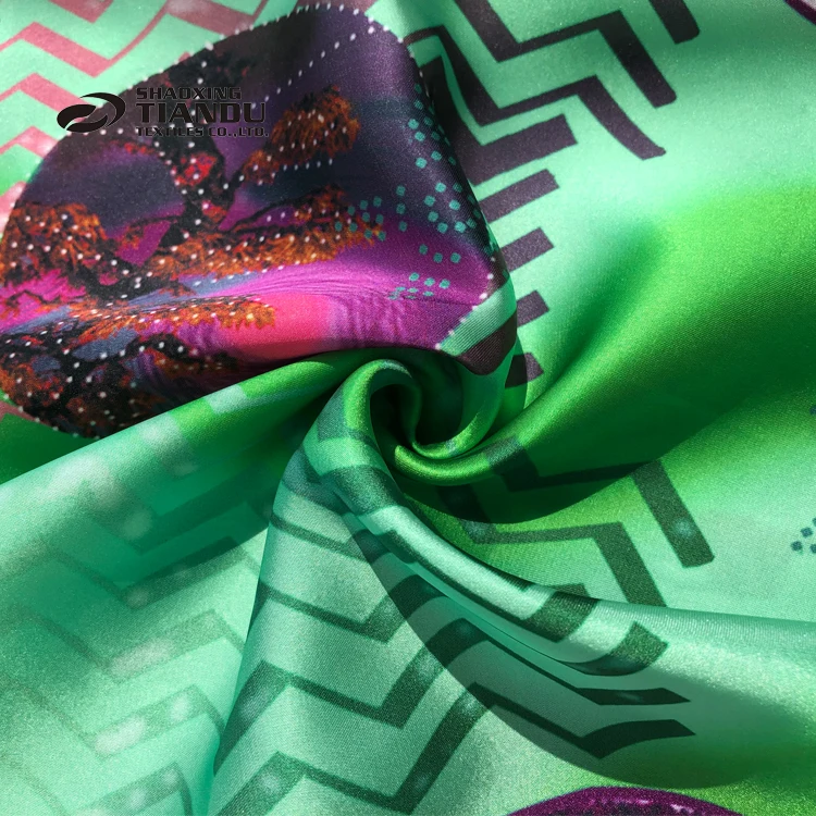 Wholesale  digital print 100% Polyester woven satin fabric shiny silk print chiffon fabric for fashion dress
