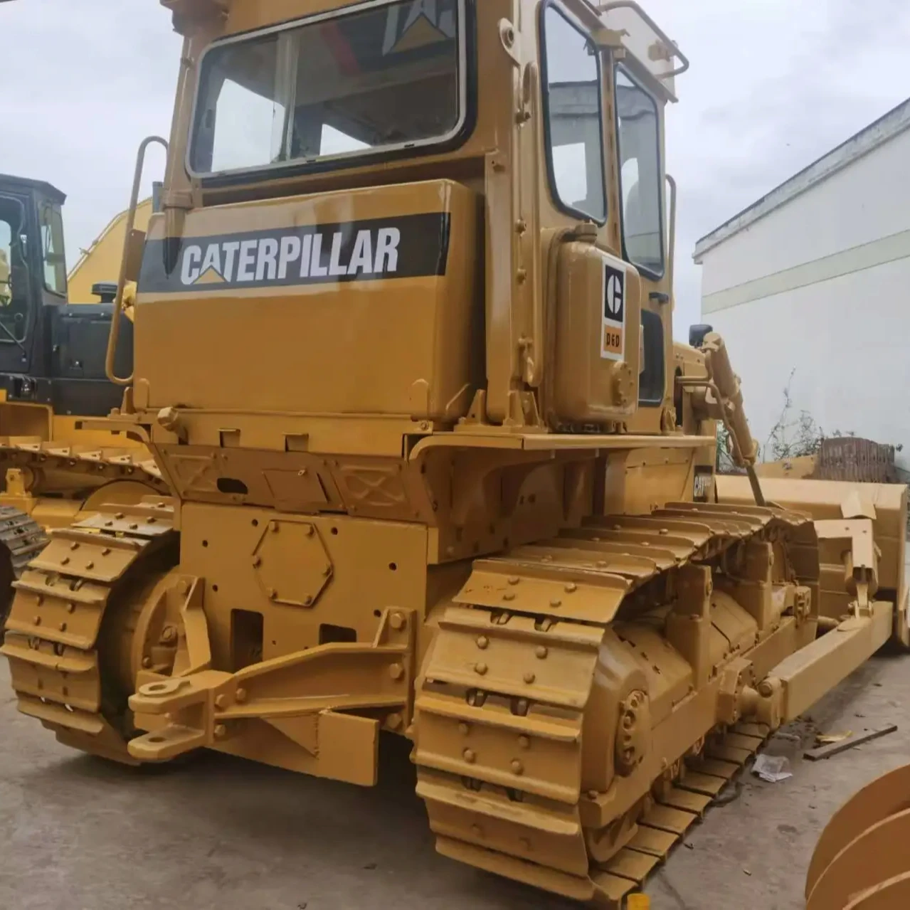Cheap Japan Bulldozer Caterpillar D6D Caterpillar Tractor D6D Dozer for sale