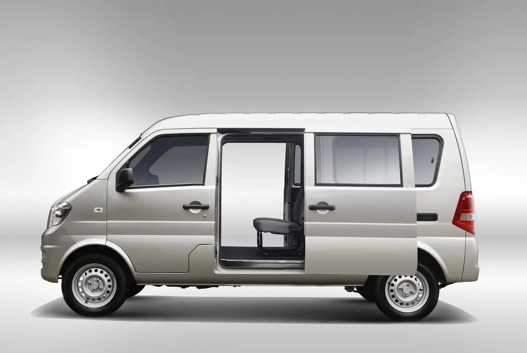 RHD Gasoline Mini Van with 7-11 Seats for Sale