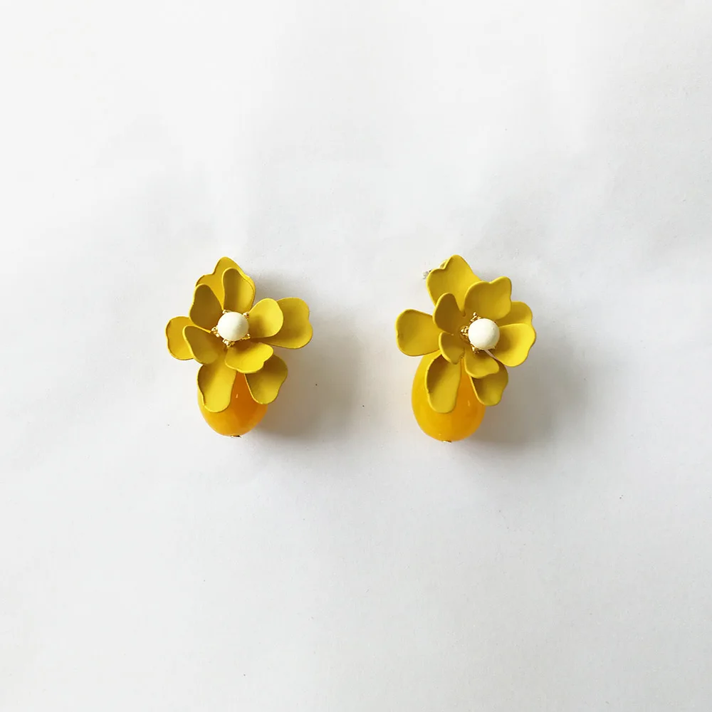 
Spray painted matt flower with acrylic bead earrings spring color earrings Birthday gift 