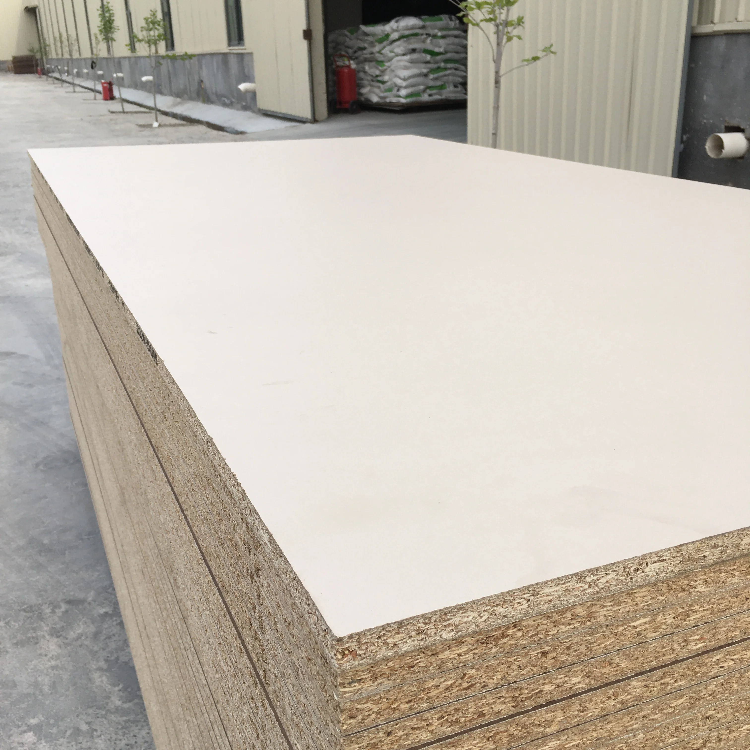 factory price white Melamine chipboard 16mm 18mm 25mm particle board for kitchen cabinets