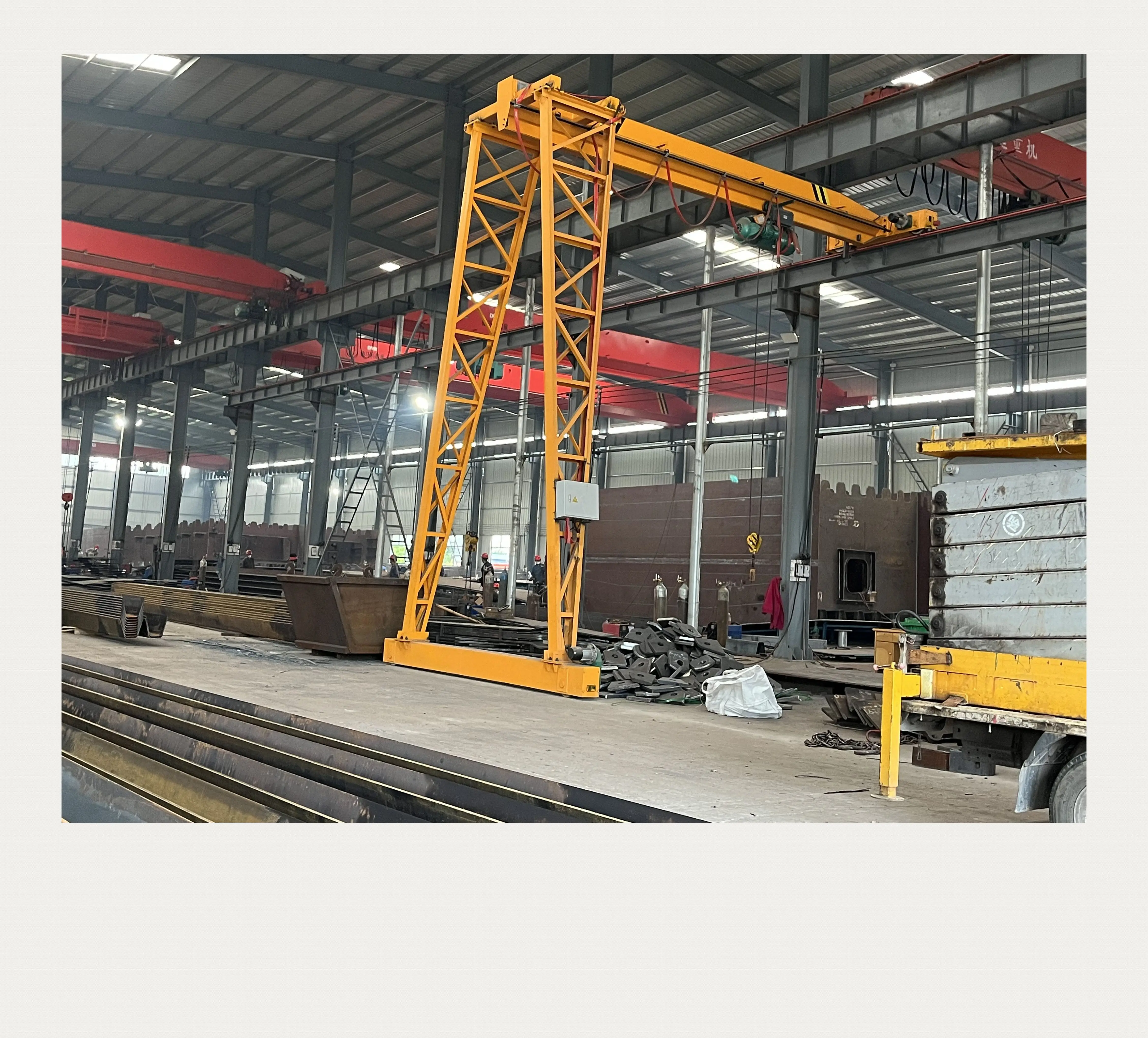 High Quality Cheap Price Safe Semi-Gantry Crane 3 ton 5 ton 10 ton Operation Built-In Safety Features Operator Protection