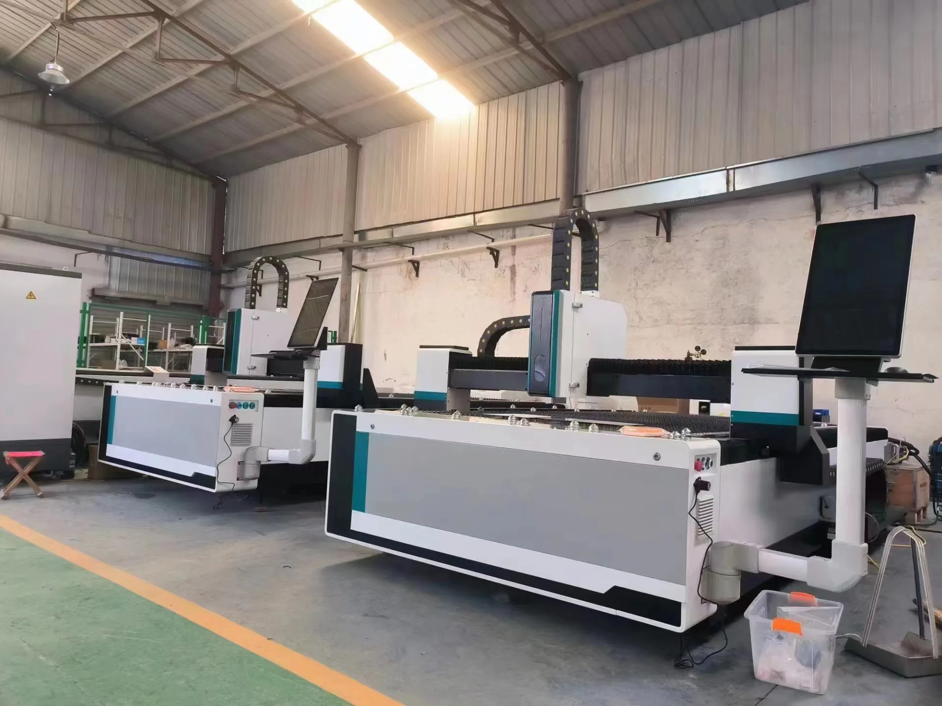 2023 Top Seller Excellent 1000w 2000w 3000w Laser Fiber Cutter Machine For Metal Cutting / Laser Cutting Machine Price