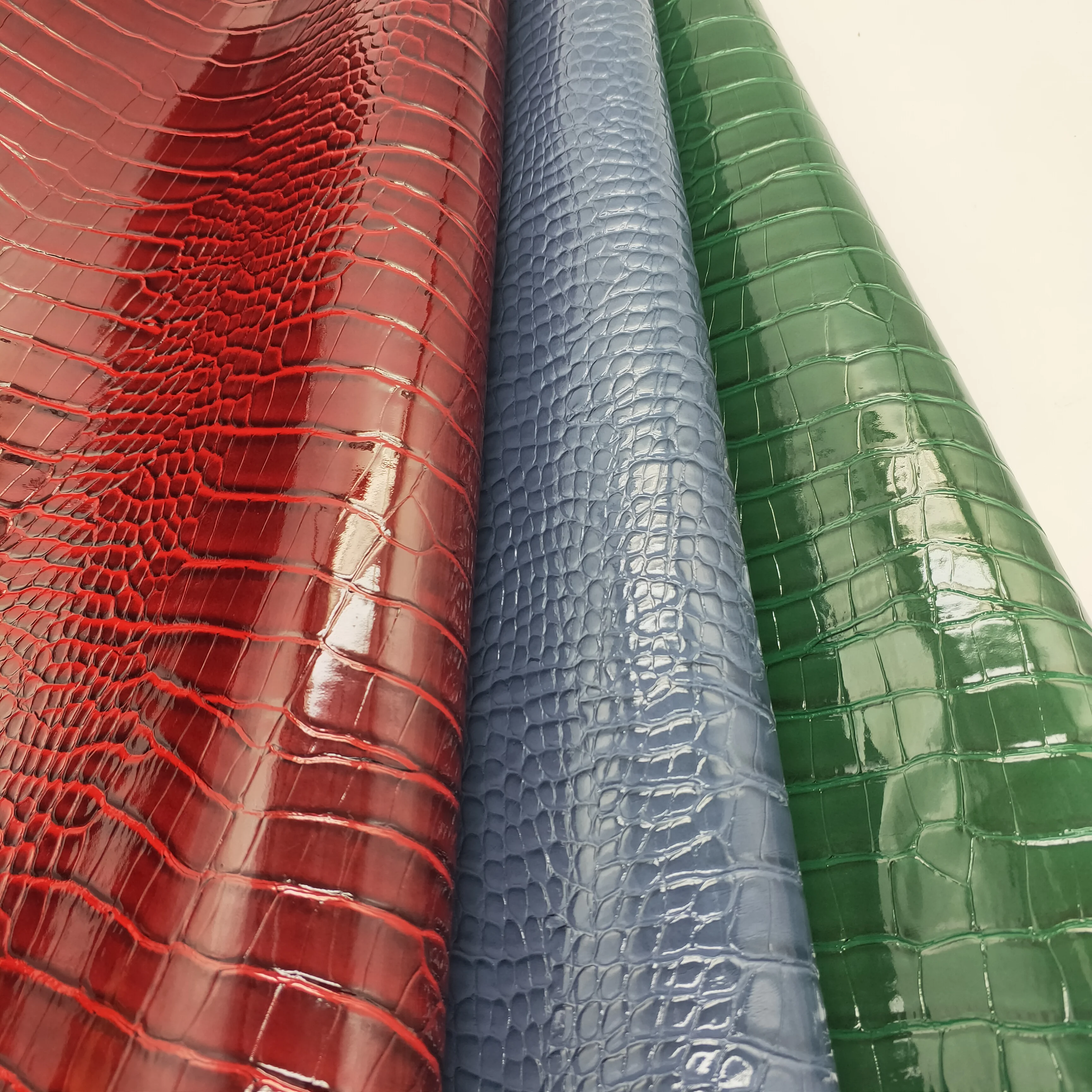 Factory supply cheap Crocodile embossing PU artificial leather handbag, shoes,phone cases, crafts, sofa, upholstery, waterproof