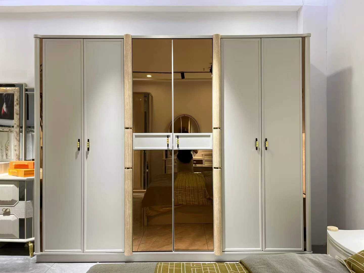 2024 October the last model Leading higher quality modern design Durable bedroom furniture set