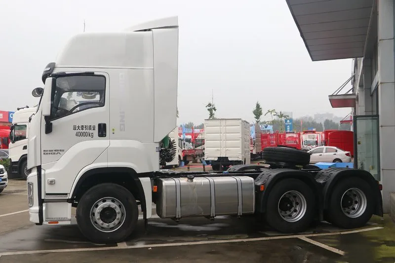 ISUZU GIGA VC61 6x4 460HP Tractor Head Isuzu prime mover