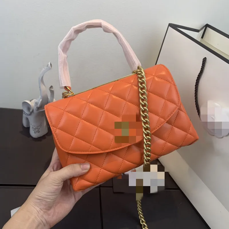 
French romantic spring ladies handmade leather handbags are suitable for gucciss ladies calfskin accessories. 