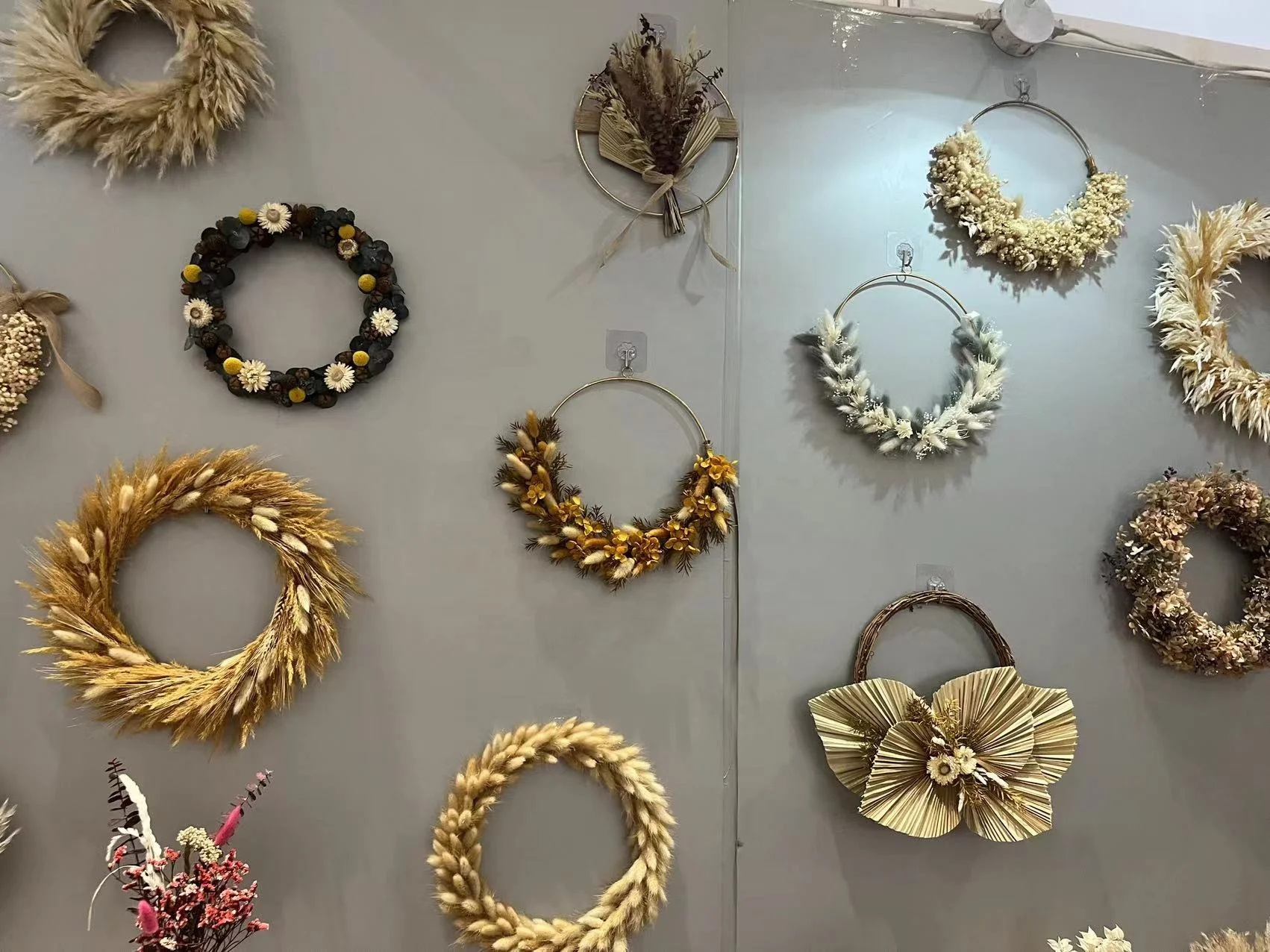M463 Wreath Making Supplies Rustic Boho Wall Wreath Cotton Pampas Lemon Round Dried Flower Wreath For Wall Decor Wedding