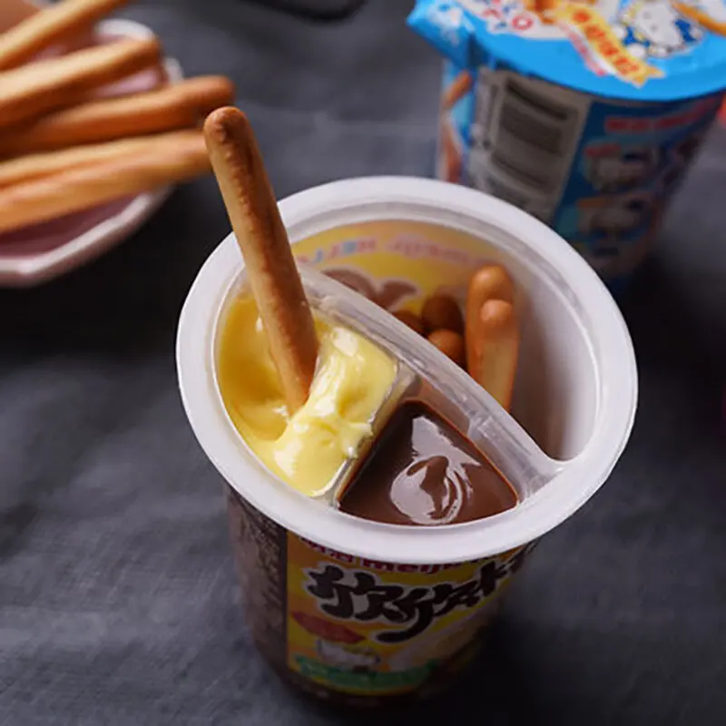 Meijis 25g biscuit sticks biscuit sticks dipped in chocolate sauce strawberry yogurt flavor biscuits