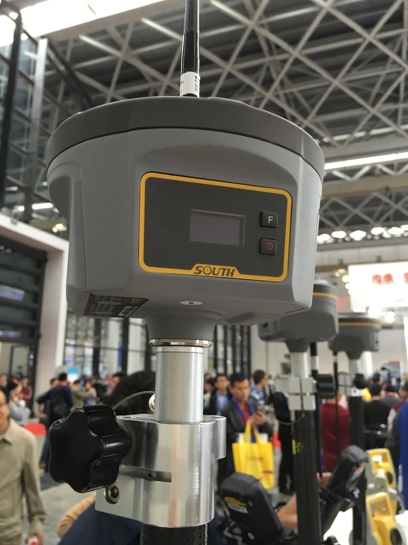Convenient to carry Geodetic South brand galaxy g6 GNSS Receiver