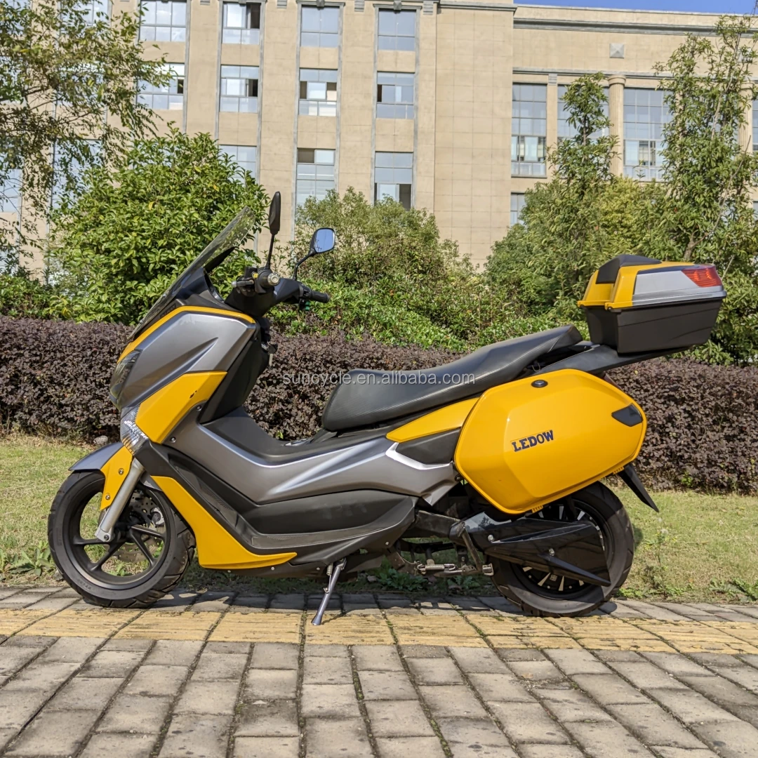 High Quality Street Legal 3000w 72v Electric Cruiser Motorcycle 150Km Long Range with Side Cases
