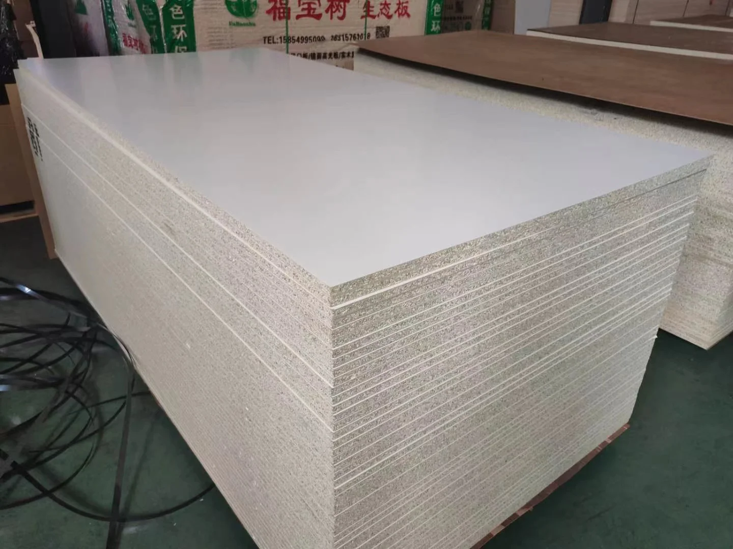 High Quality flakeboards Popular White Melamine Particle Board for Furniture