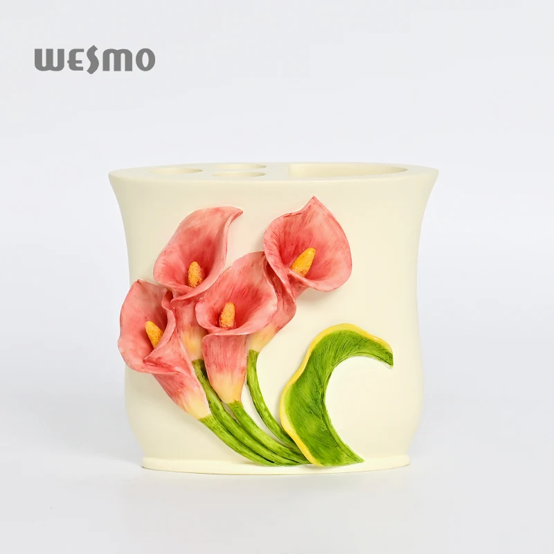 Luxury Sculptured Flower Design Soap Dispenser 4 Pcs Bathroom Items Resin Bathroom Accessories Set