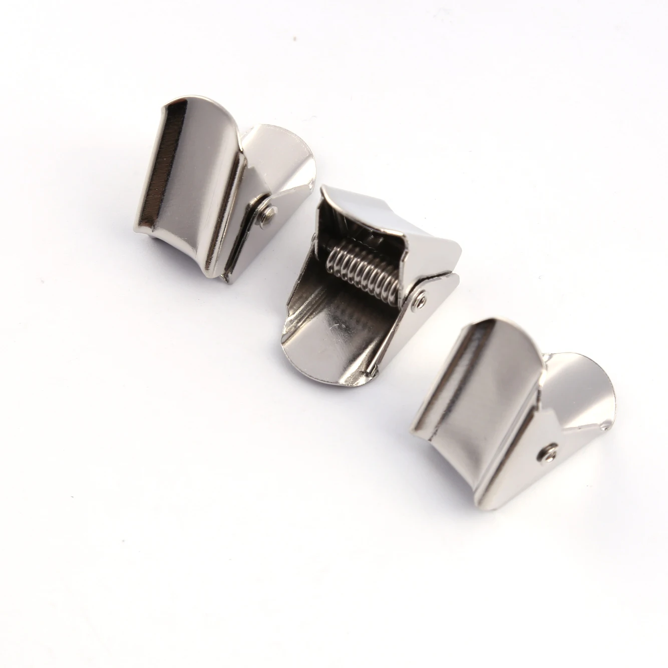 Assorted Metal A Shaped Clip Heavy-Duty Spring-Loaded Crocodile Clamps Non-Slip Triangle Badge Clips for DIY Crafts Making