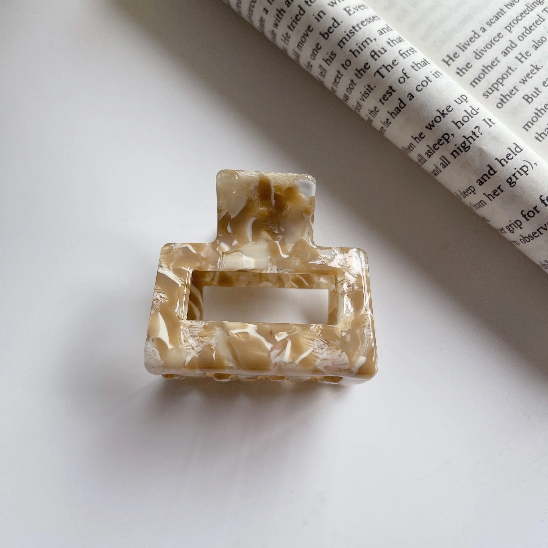 Ziming Korean Sweet Style 5.0 CM Medium Size Square Marble And Cracked Pattern Acetate Hair Claw Factory Wholesale