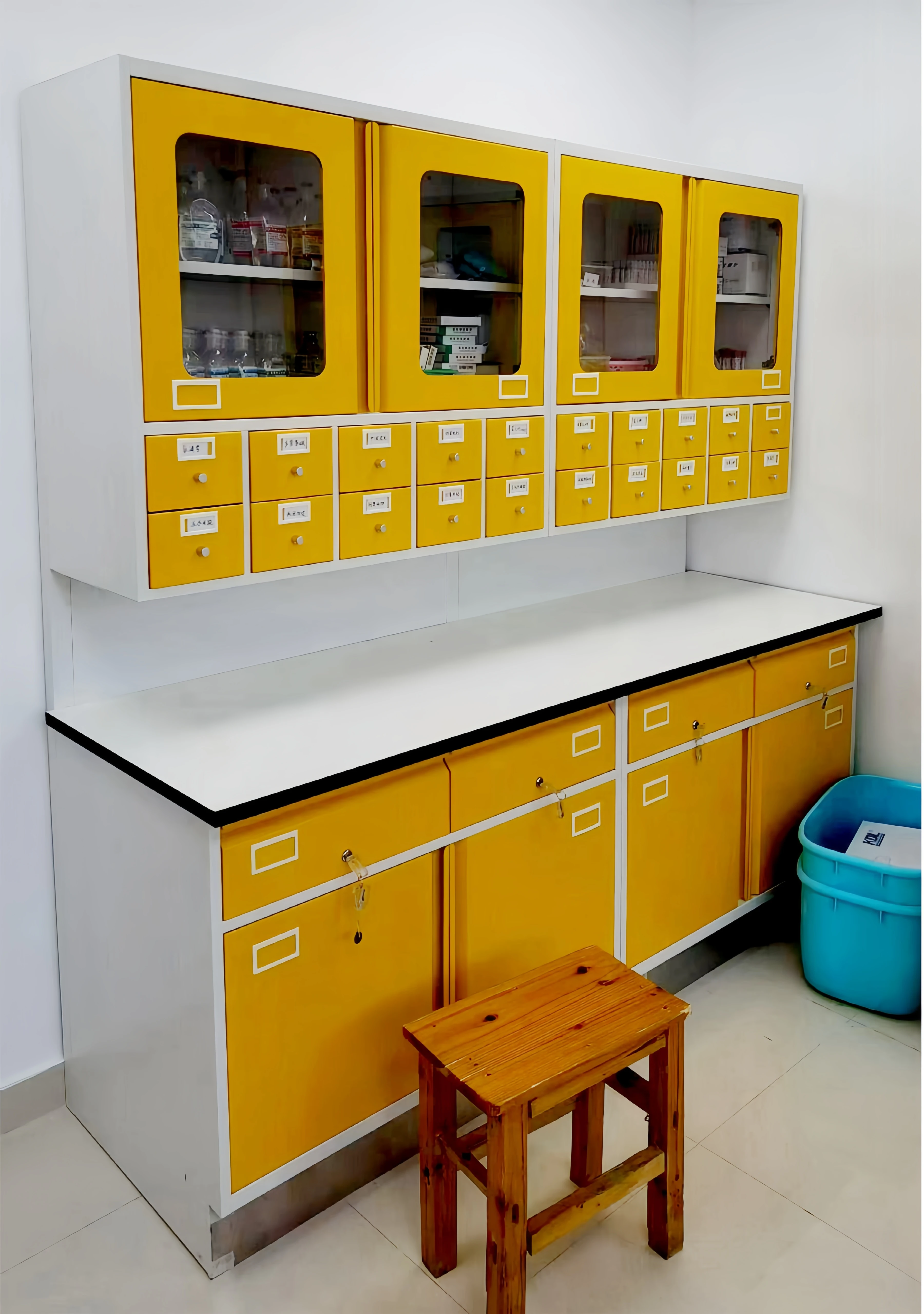 Medical chemical laboratory furniture with wall mounted storage cabinet lab bench