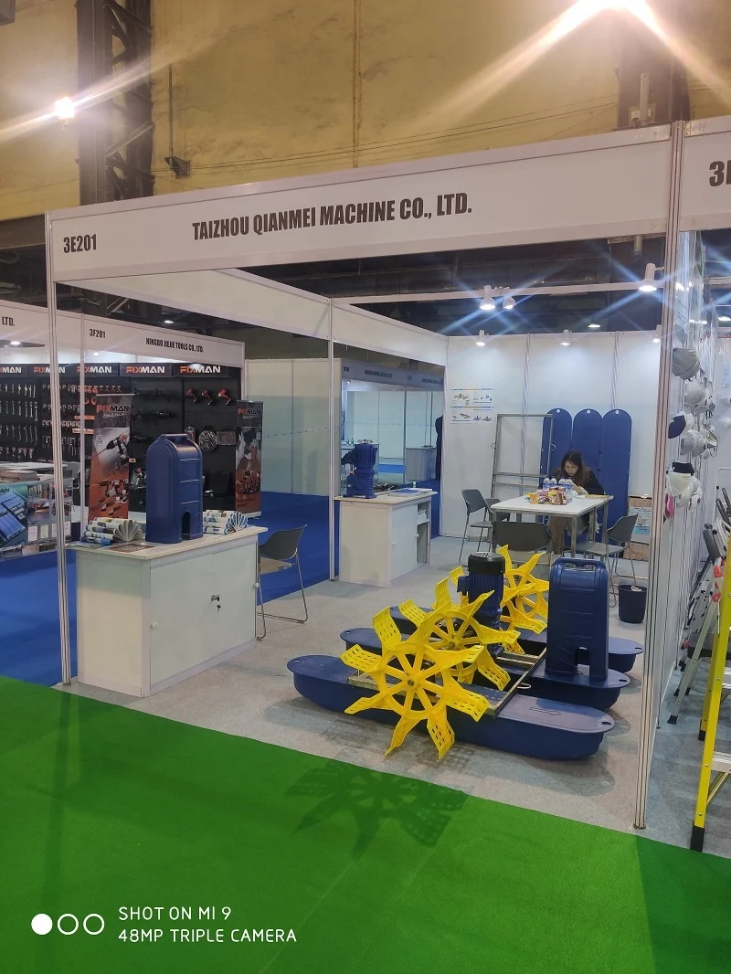 solar paddle wheel aerator power transmission equipment fish pond aerator prawn aerator price India