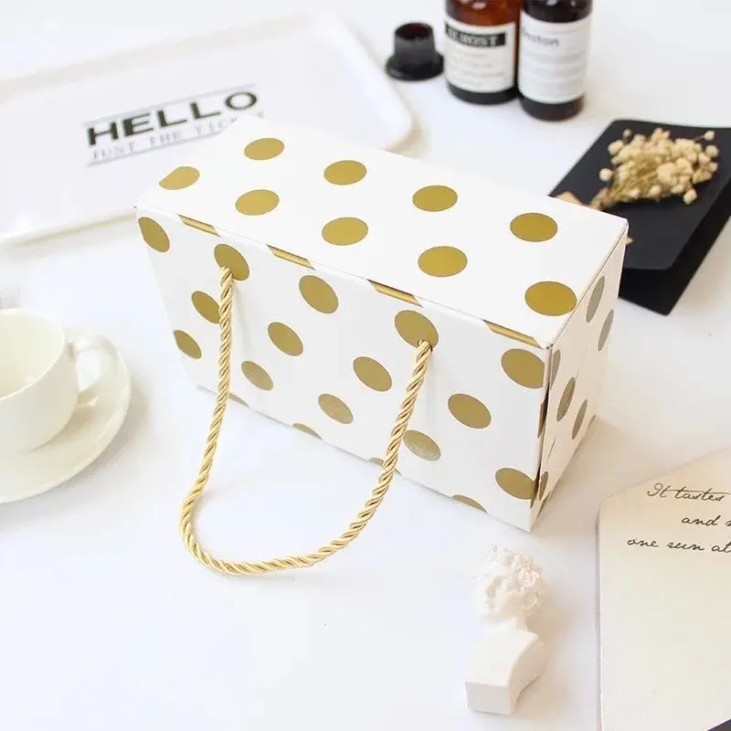 
Factory Supply Gold Logo Packing Paper Box Customized Logo gift box With PP Handle 