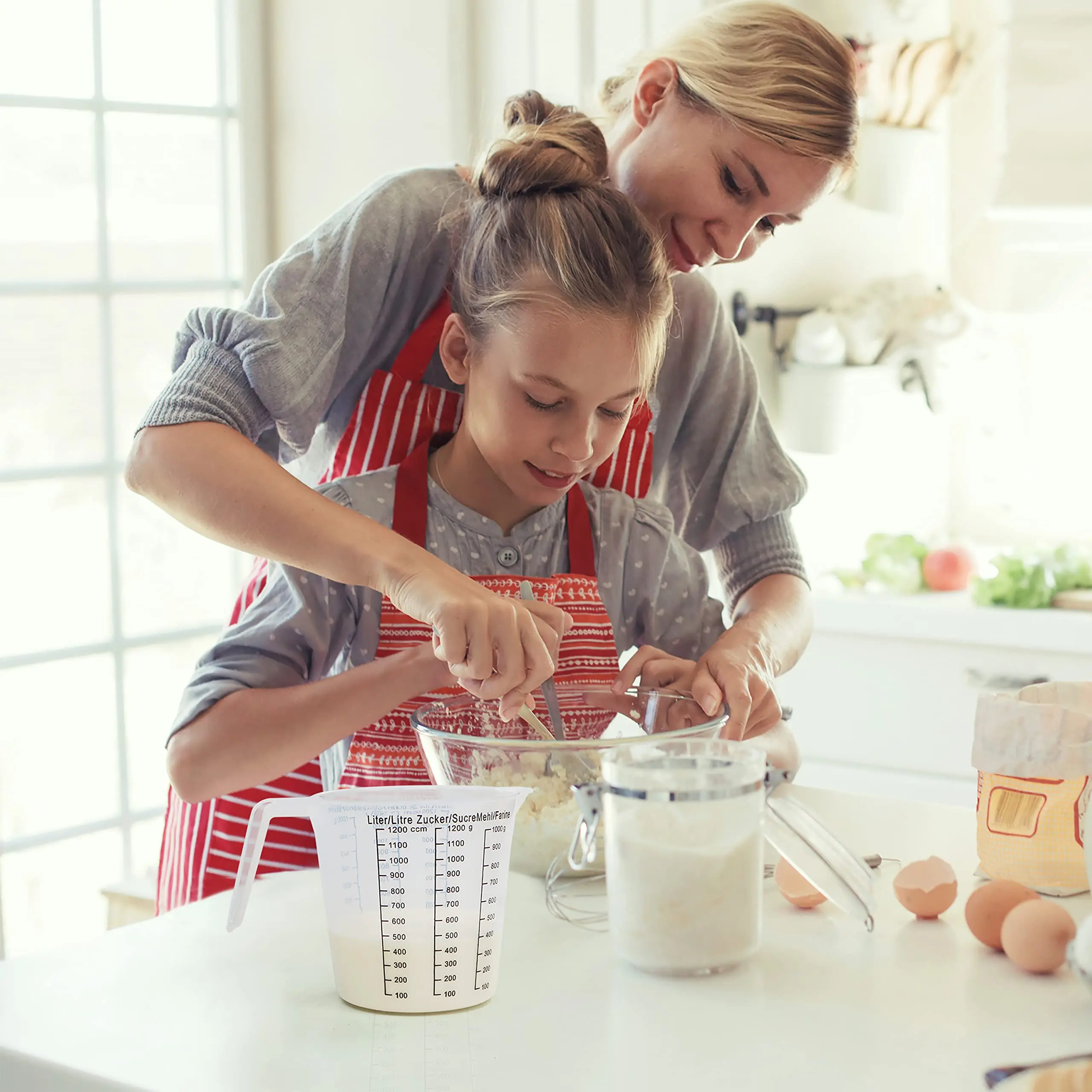 NISEVEN 4pcs/Set 1 Litre Plastic Measuring Cup BPA Free Stackable Measure Cup with Spout & Handle Clear Plastic Measuring Jug