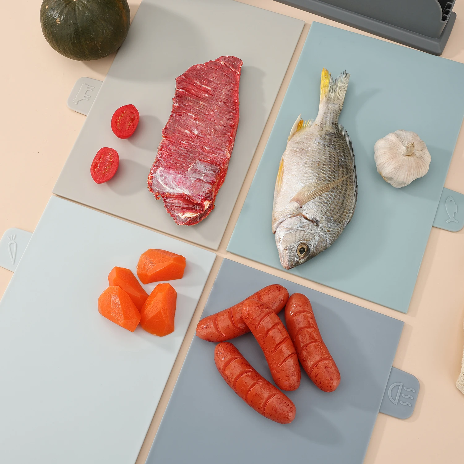 Wholesale Durable Eco-Friendly Multipurpose 4 Pcs Cutting Boards Set With Storage And Food Icon