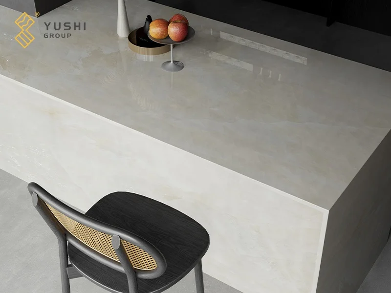 Мраморные плиты Yushi Group для столешницы и фоновой стены хрустальные из белого оникса