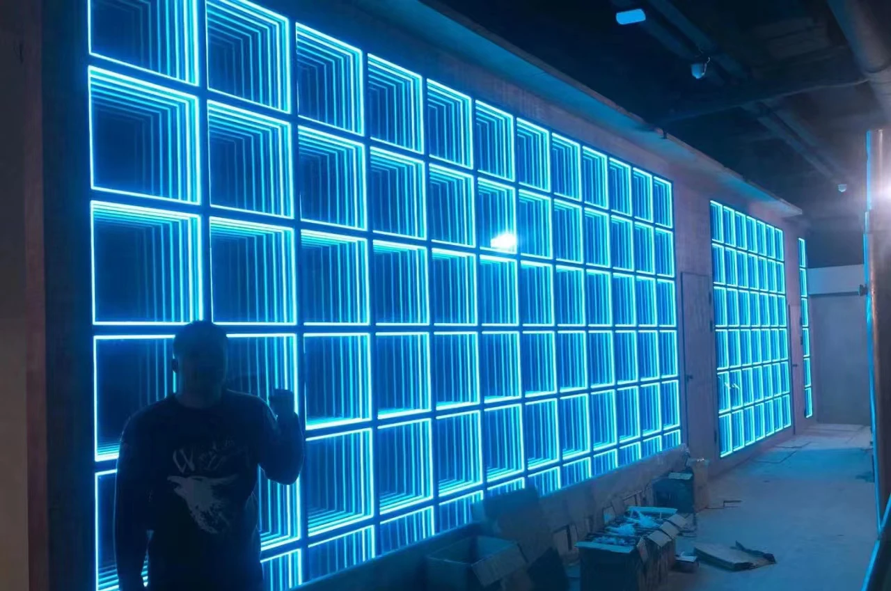 new product infinity mirror Abyss mirror Melaleuca tunnel mirror led holographic display billboard outdoor