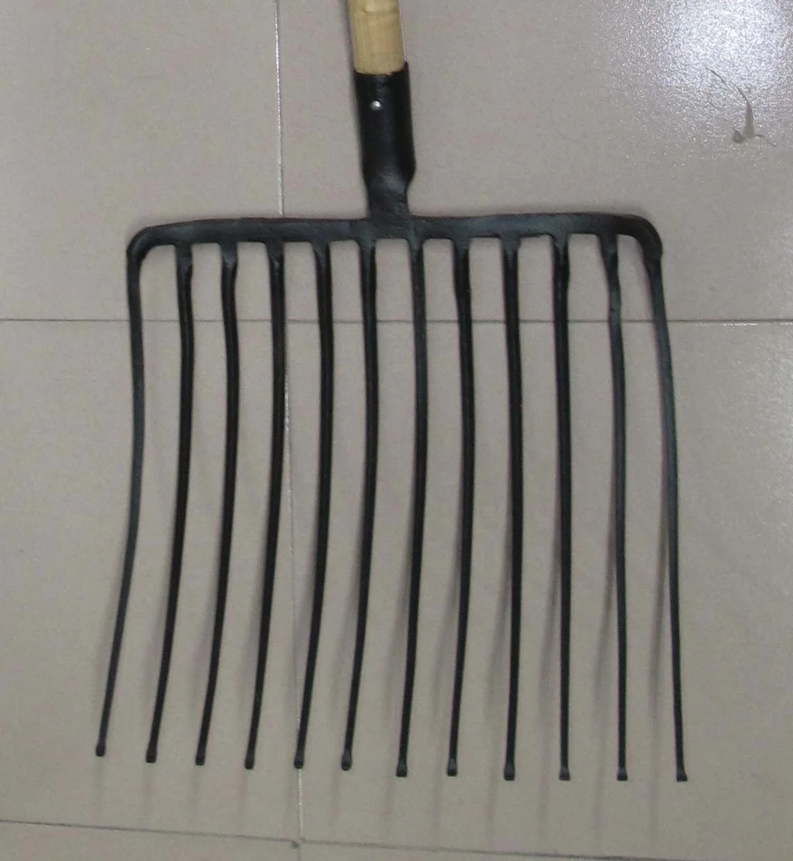 
9 T one piece steel garden pitch fork head 