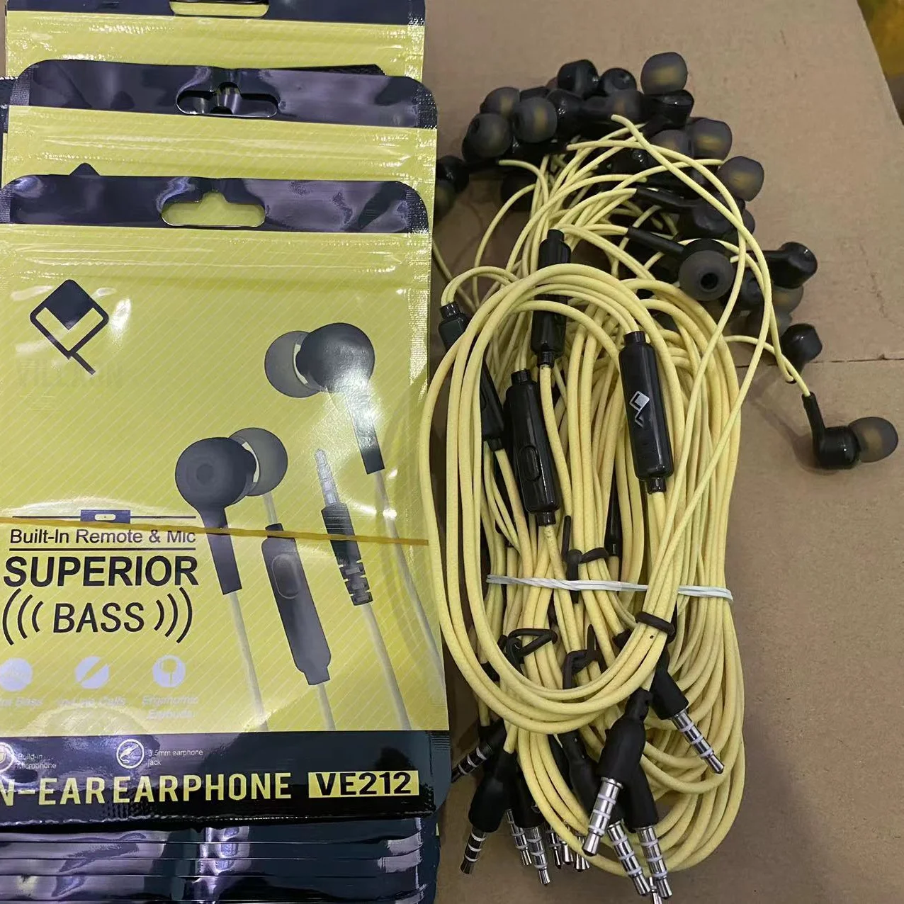 Top Selling Products Cheapest 3.5mm Wired Earphones with Mic Handfree Headphones for Samsung Tecno Infinix