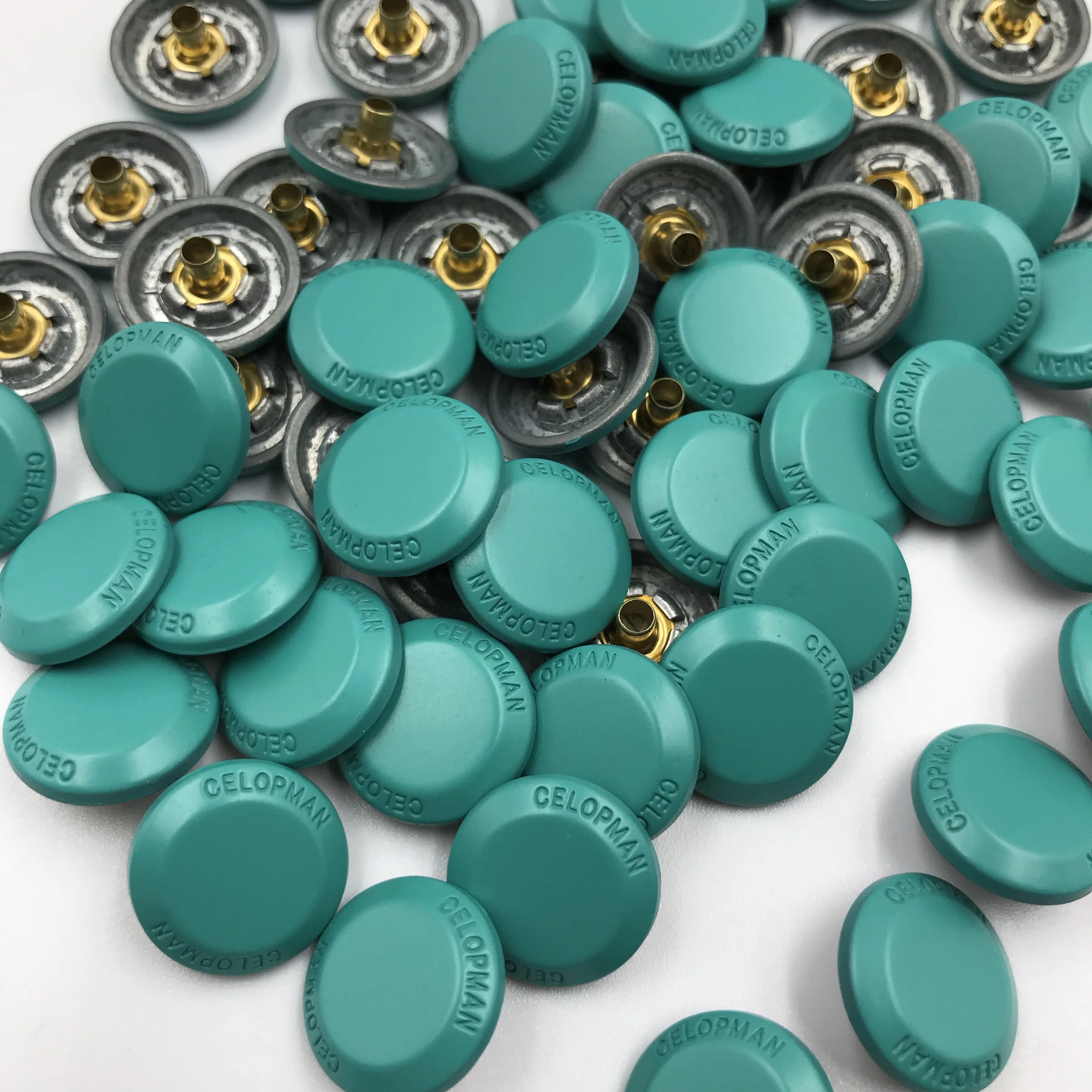 Колпачок из сплава, золотая плоская куртка, металлическая пружинная кнопка на заказ, 4 части