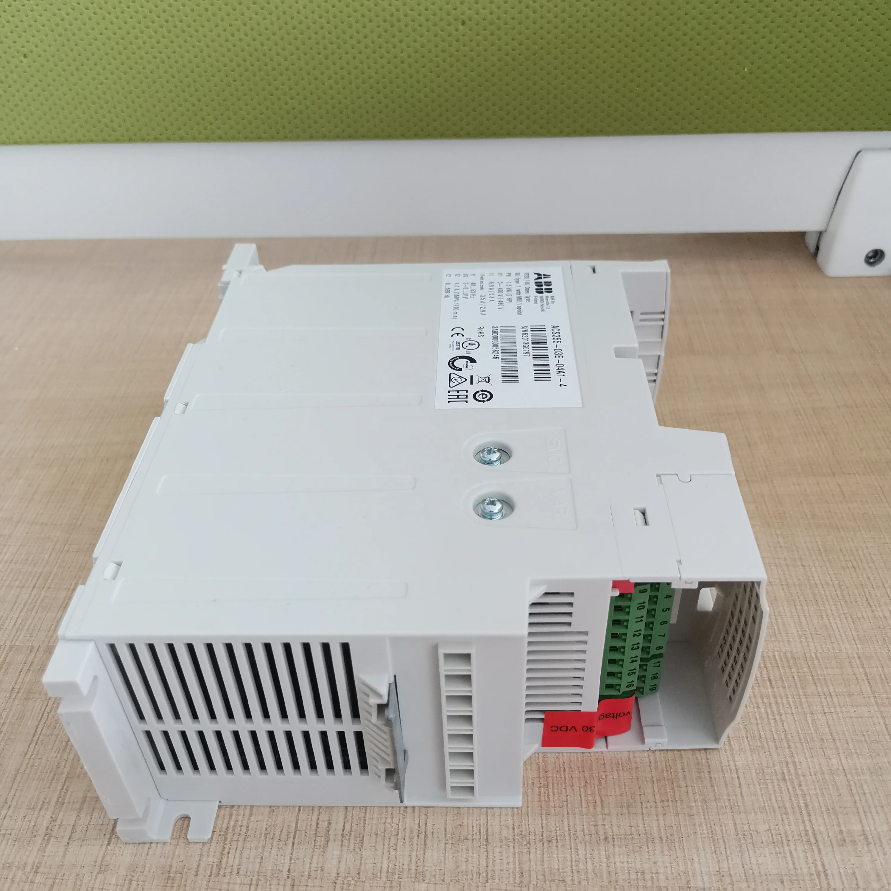  ACS355-машин привод 3PH AC400V 1.5kw инвертор ACS355-03E-04A1-4 переменного тока есть в