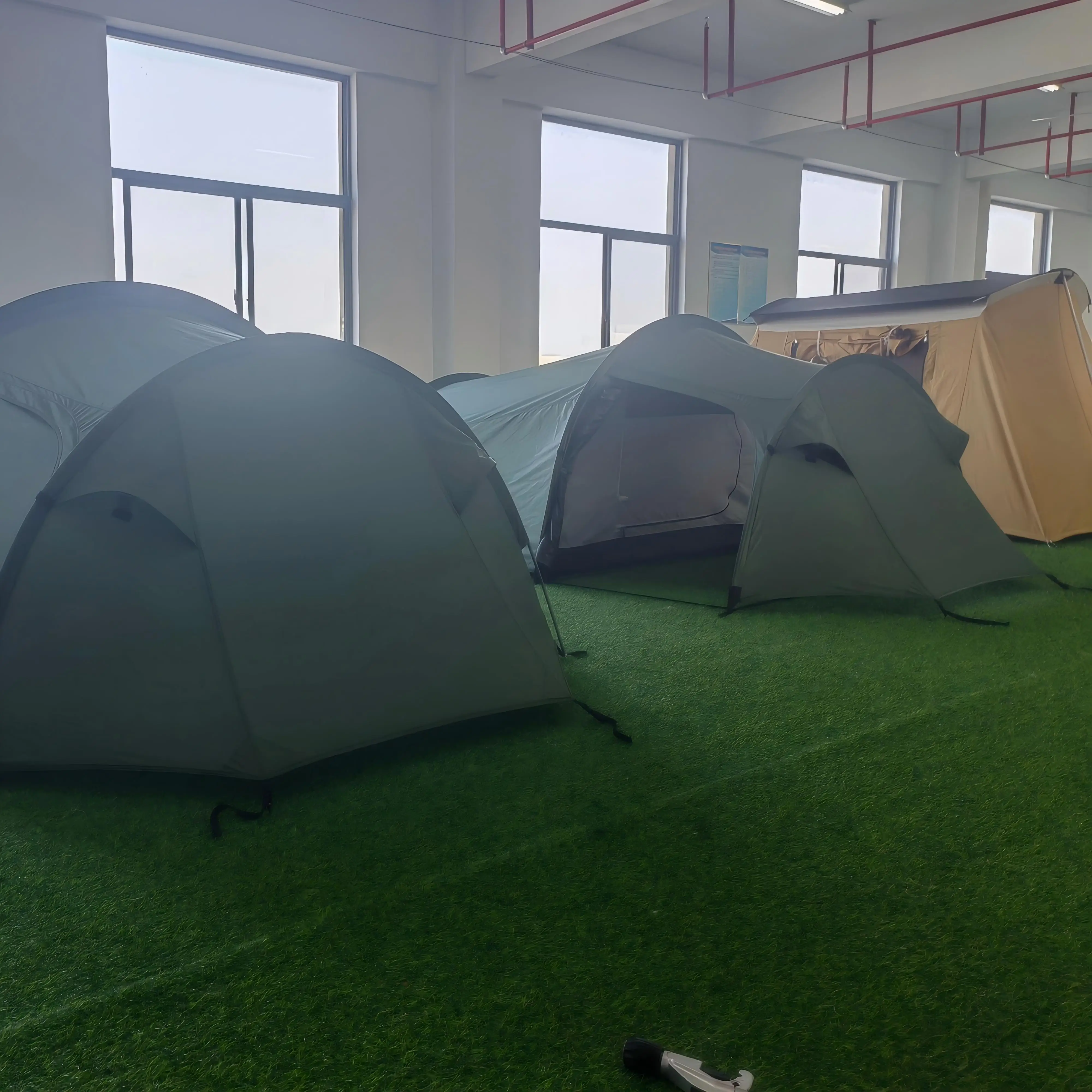 Colorful Dew Outdoor 3-4 Persons Family Tunnel Camping Tent with Aluminum Poles