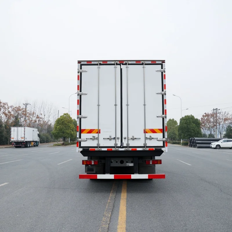 Sinotruk Sitrak 8X4Tractor Truck Second Hand Used Condition Diesel Fuel Manual Transmission Euro 5 Weichai Left Air Suspension