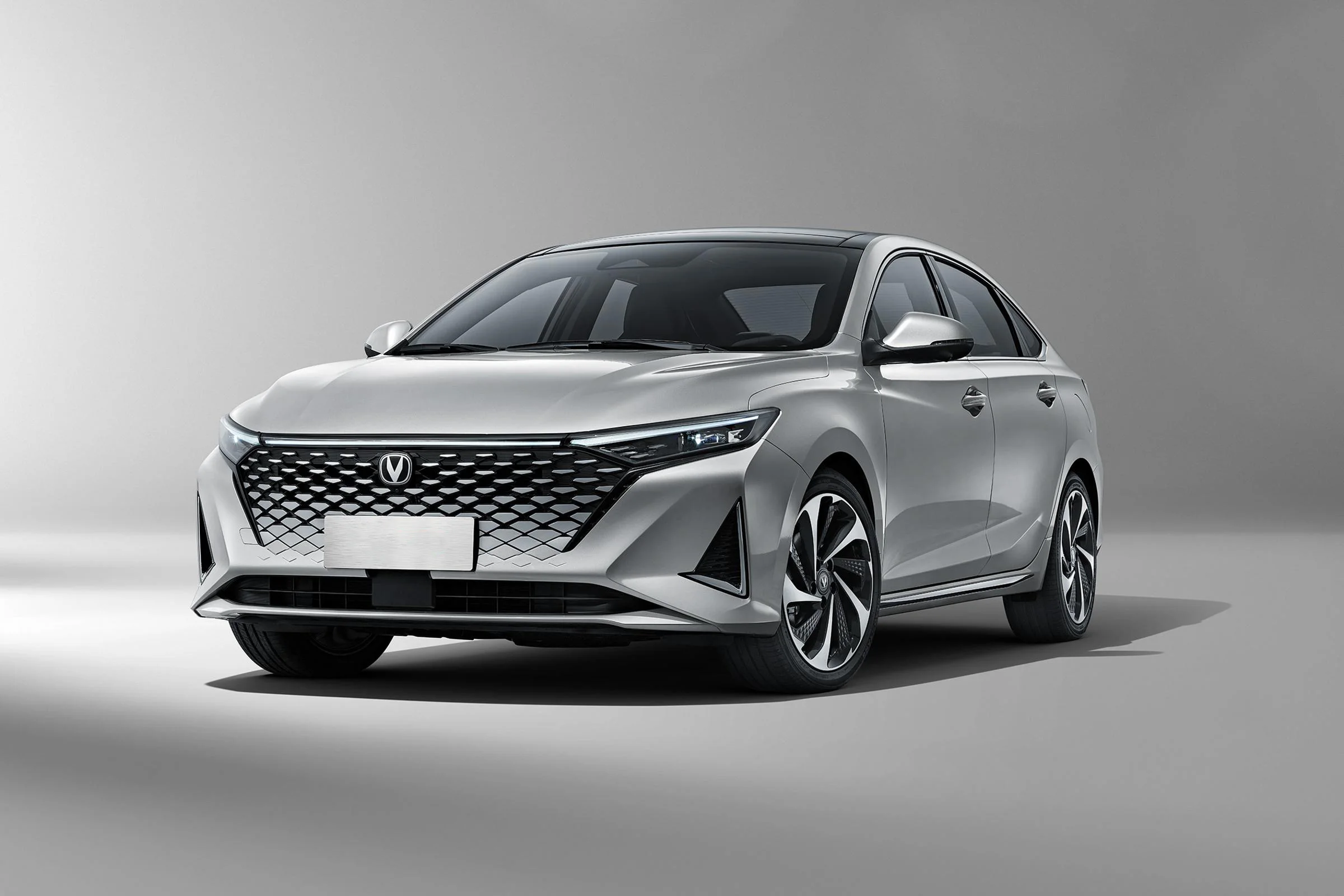 China Luxury Cars Changan Raeton PLUS 210KM/H 1.5T Front-wheel Drive Brand New Vehicles For Sale