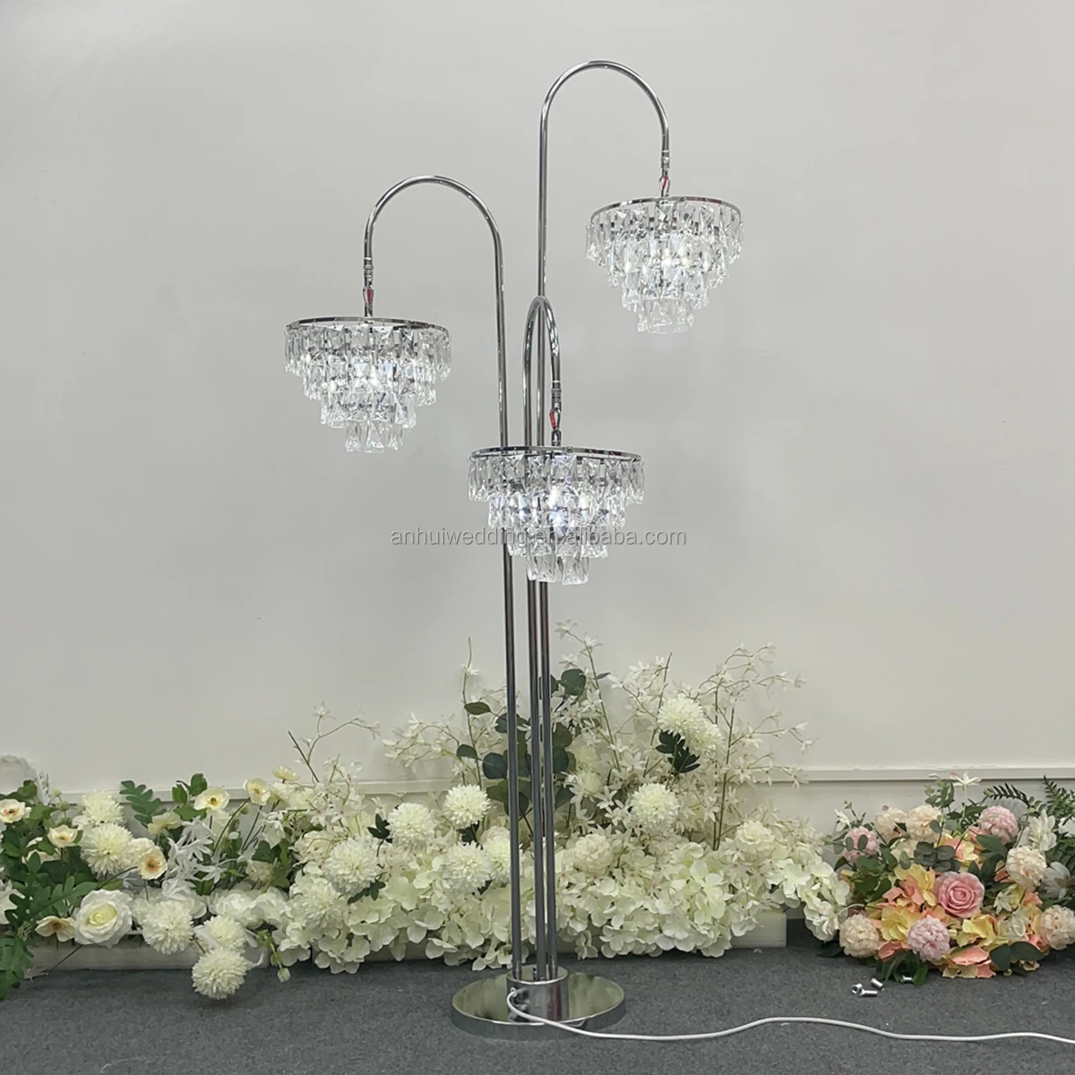 New Items Tall Crystal Beads Led Lighted Tall Aisle Backdrop Decor Road Lead Light for Wedding Events Party Ceremony
