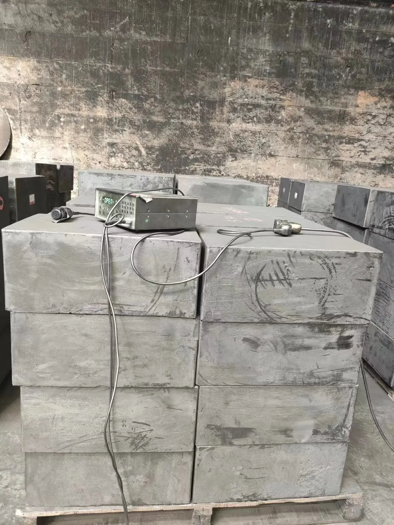 Die- molded  fine-grained high density  high mechanical strength graphite block