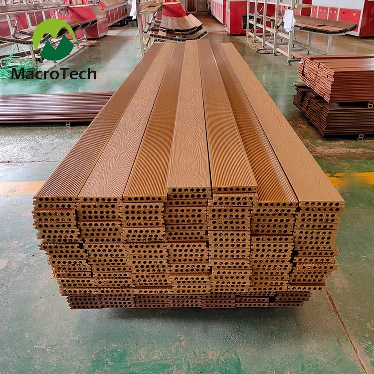 Outdoor 3D Embossed Garden Flooring Plastic Wood Composite Floor