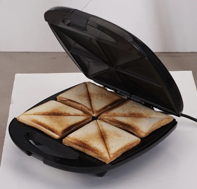 Big size 4 slices hot commercial waffle triangle grill breakfast sandwich maker cheap cost from China