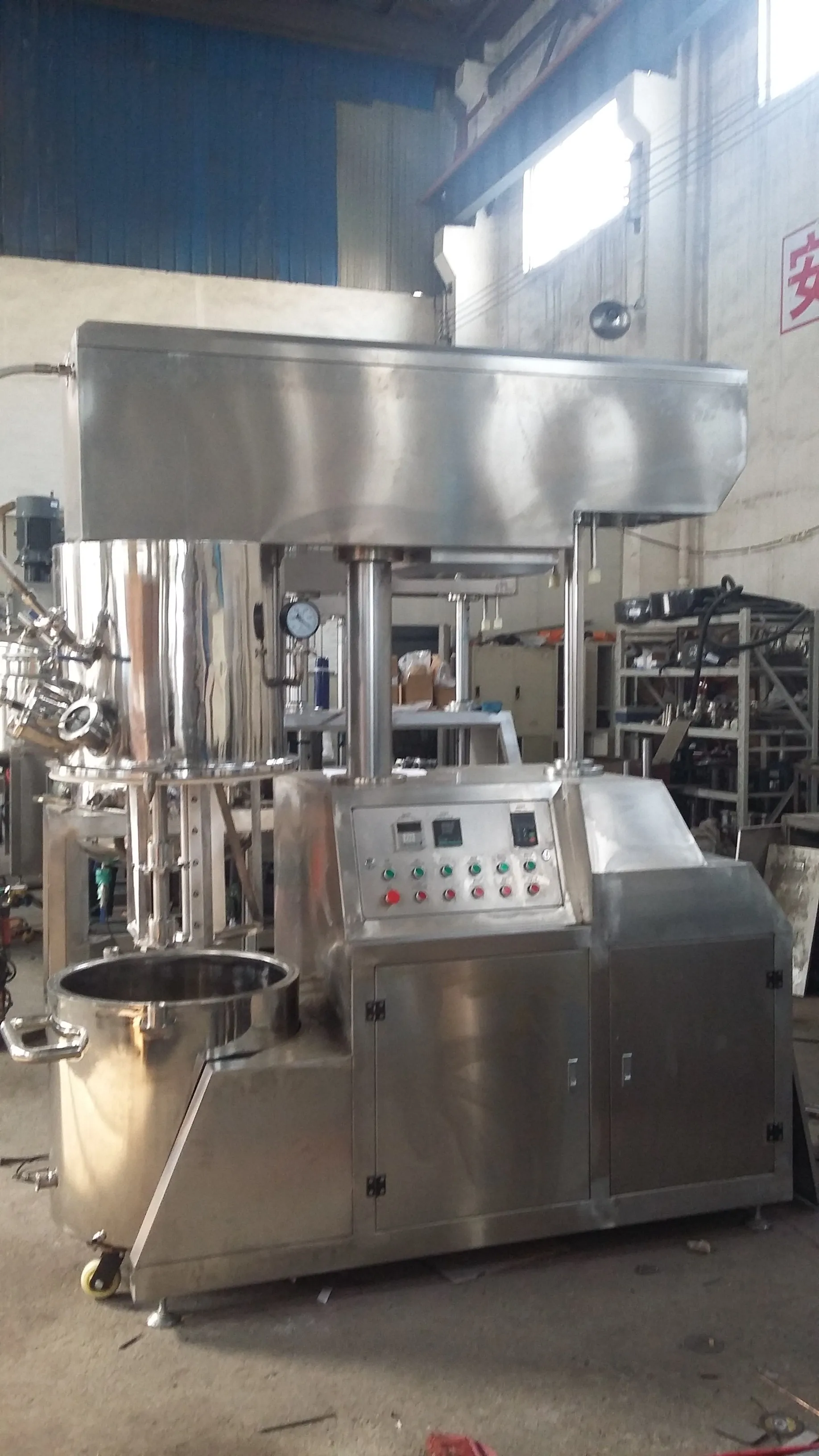 Planetary mixing machine mixing and mixing of high quality and viscous materials