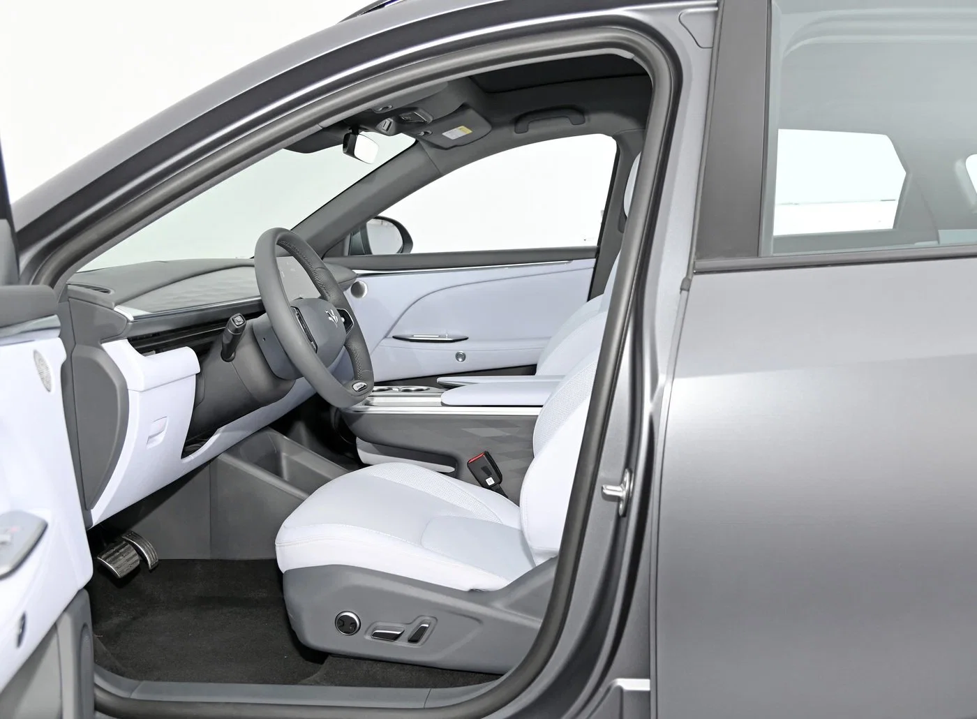 Premium Arcfox Alpha T5 Compact SUV: New Energy Vehicle