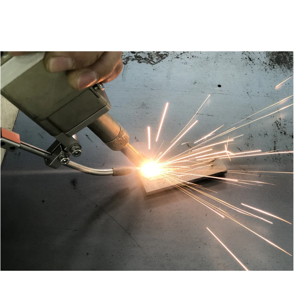 
Automatic Gun Hand Held Welding Fiber Laser Welder Machine For Stainless Steel Metal 