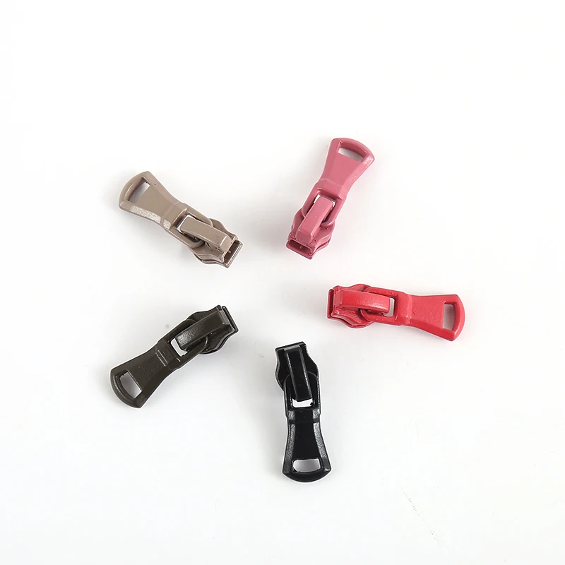 Personalized Design Custom Embossed Name Logo Fancy PVC Rubber Zipper Zip Pulls for Handbag Decorative Soft Black Bag Shoes