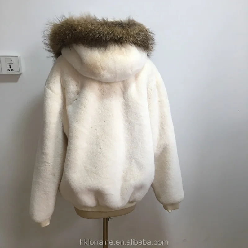 Женская куртка из искусственного меха модная короткая пушистая с капюшоном Осень-зима есть в