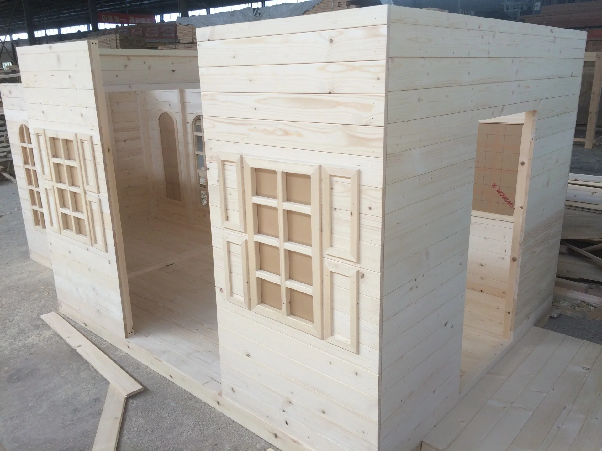 Backyard Waterproof Kids Small Wooden House Outdoor Playhouse Eco-friendly Solid Wood Playhouse