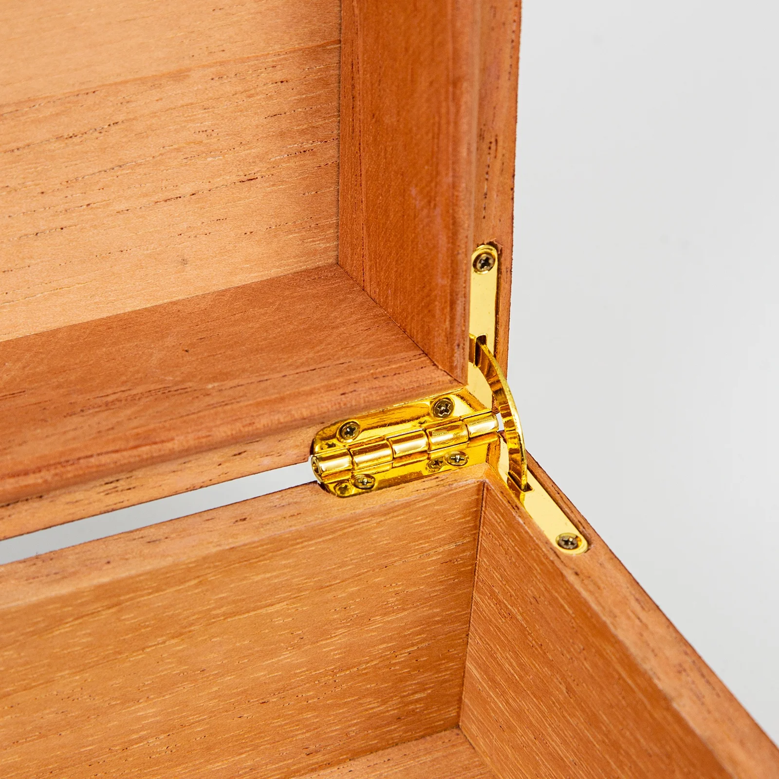 Luxury cigar box cedar wood humidor  Gift Set Box for mans Handmade Wooden Glass Top Cigar Humidor for Re-humidification