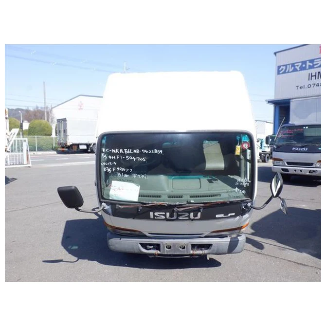 Japanese used cargo truck with large cargo and interior space