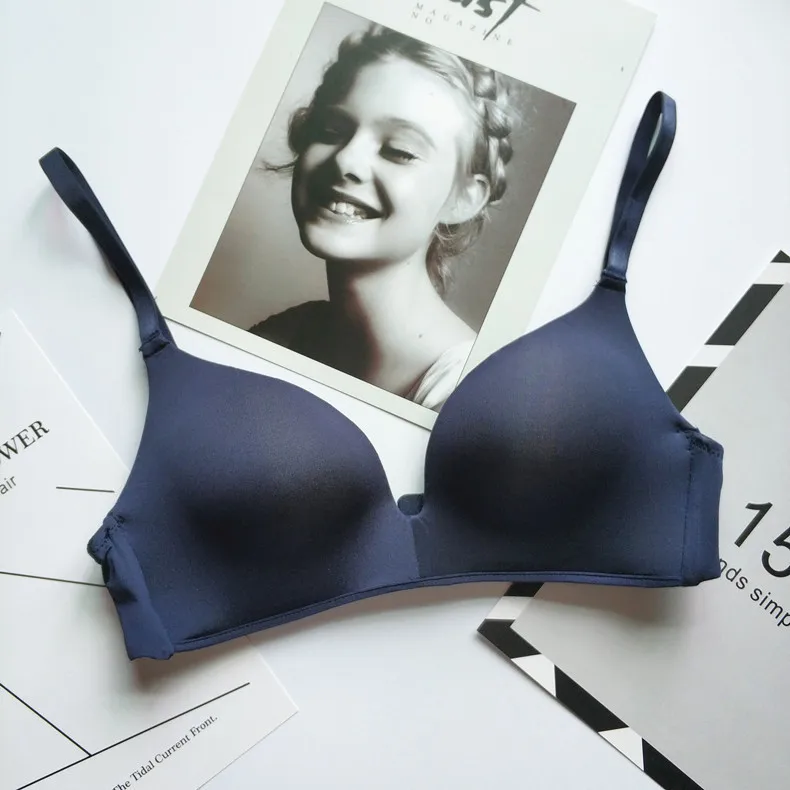 Japanese lightweight underwear without underwire women smooth simple traceless comfortable bra cover large chest